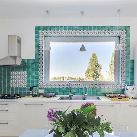 Casa de Férias Casa Leralora - Elegante Con Piscina, A Due Passi Dal Mare